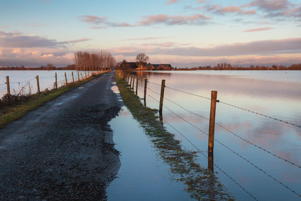 Land unter Wasser